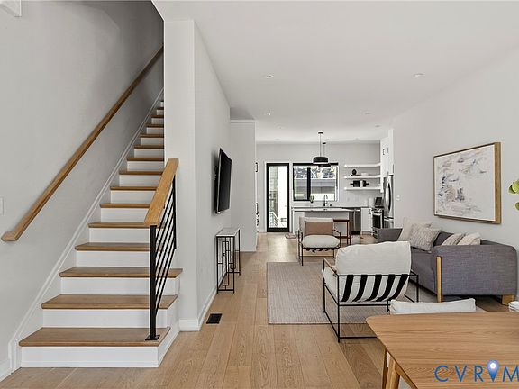 3rd image of 2206 W Cary St