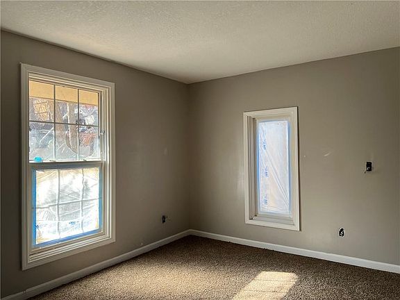 4th image of 3002 N 33rd St