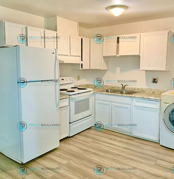 1137 Arnold Dr