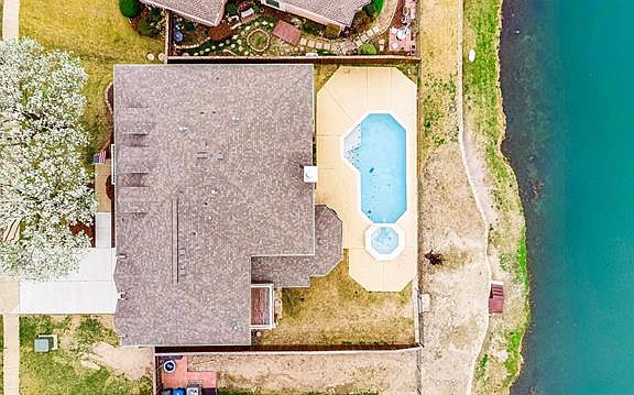 3rd image of 2649 Waterford Way