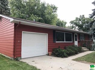 718 Catalina Ave, Vermillion, SD 57069
