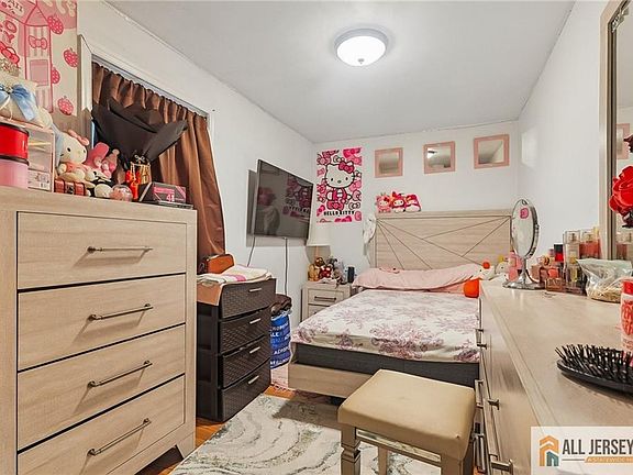 5th image of 24 Welton St