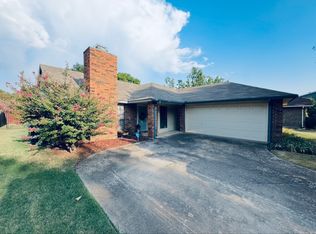 1832 Parkside Dr, Denton, TX 76201
