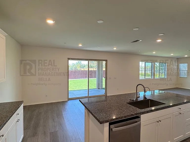 29261 Humboldt Ct — Photo 15
