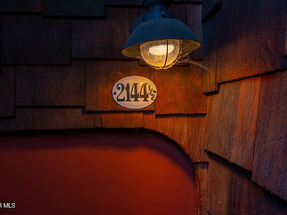 4th image of 2142 N Cahuenga Blvd