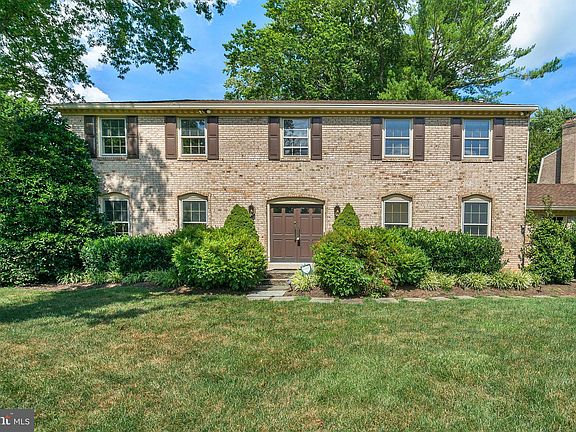 2nd image of 9929 Bedfordshire Ct