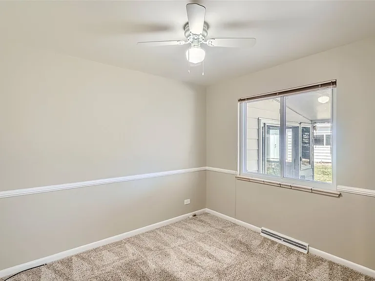 2732 S Garfield St — Photo 12