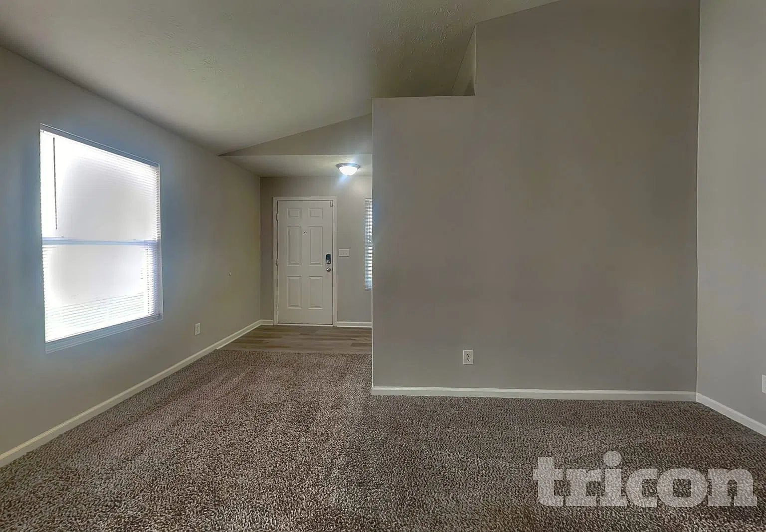 2437 Middle View Drive Columbus IN — Photo 2