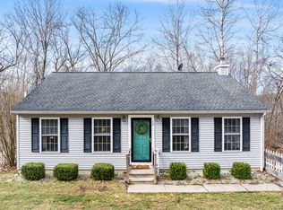 19 Platoz Dr, Uncasville, CT 06382