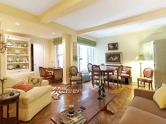 Sold by Sotheby's International Realty | media 18