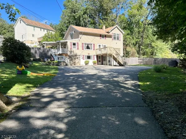 59 Catherine St, Bloomingdale Boro, NJ 07403