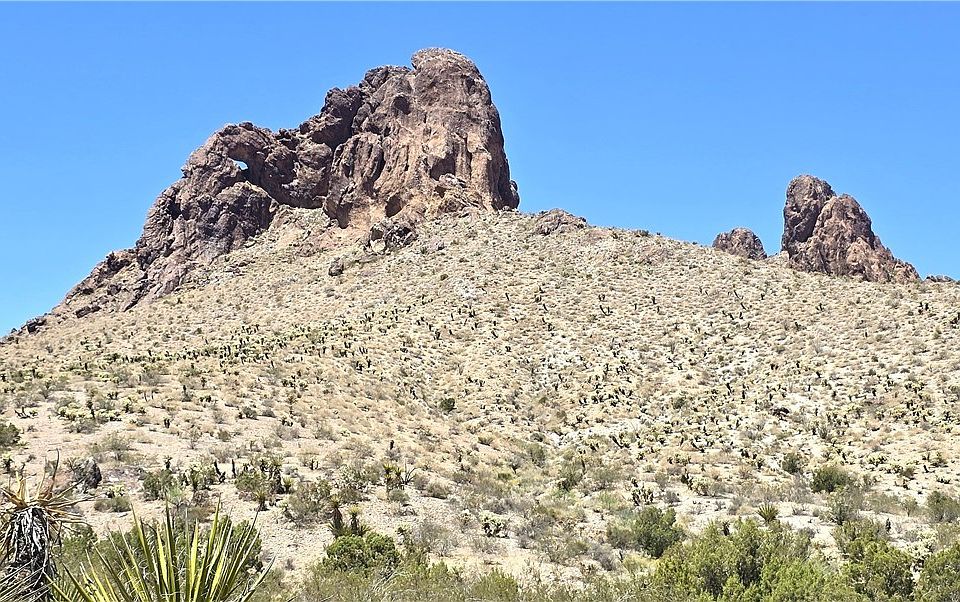 1st image of 3351 S Boriana Rd