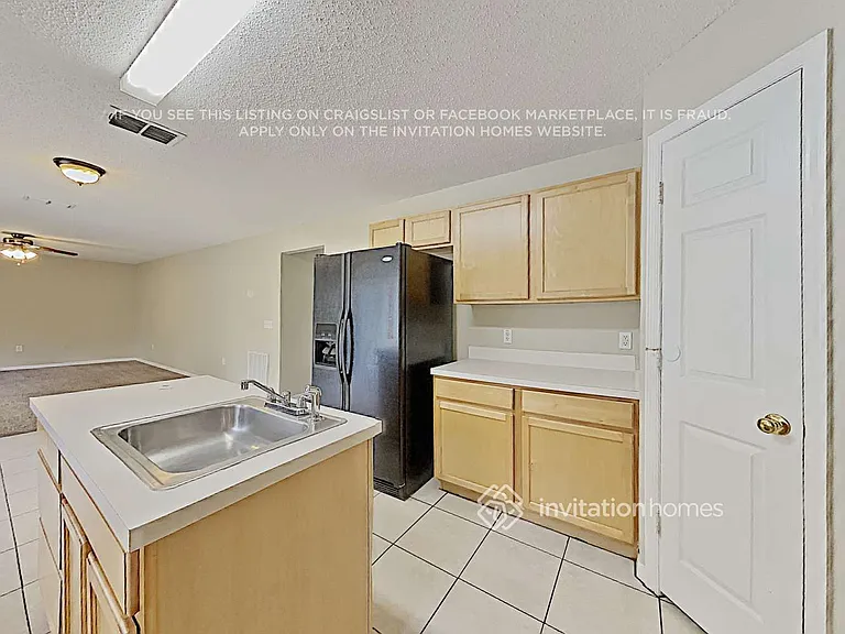 1701 Alhambra Crest Dr — Photo 8