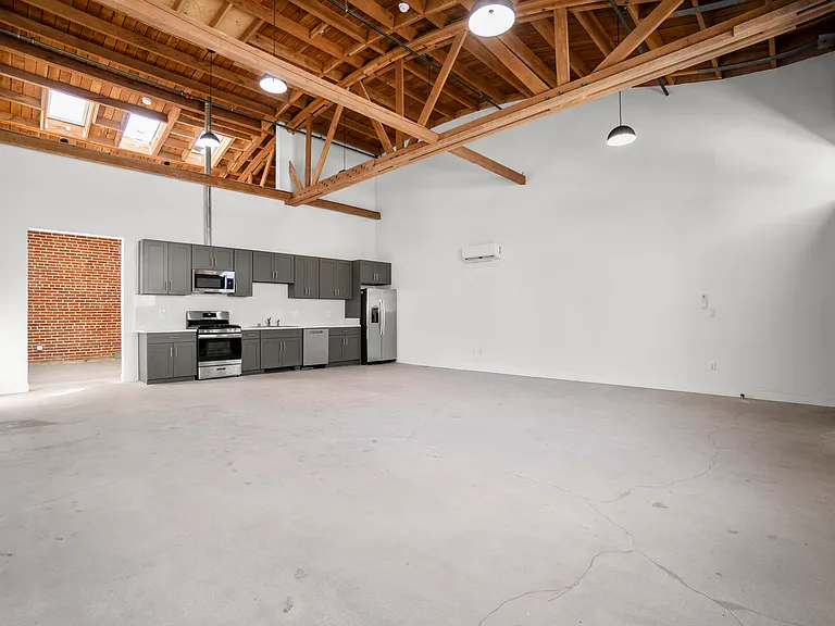 1901 S Pacific Ave #3 — Photo 3