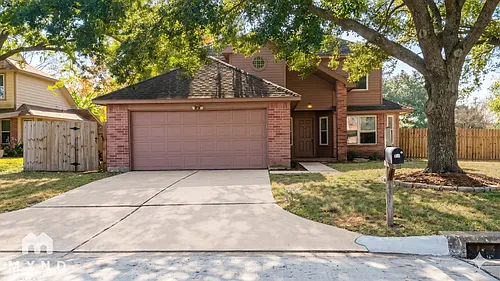11702 Brettwood Cir Photo 1