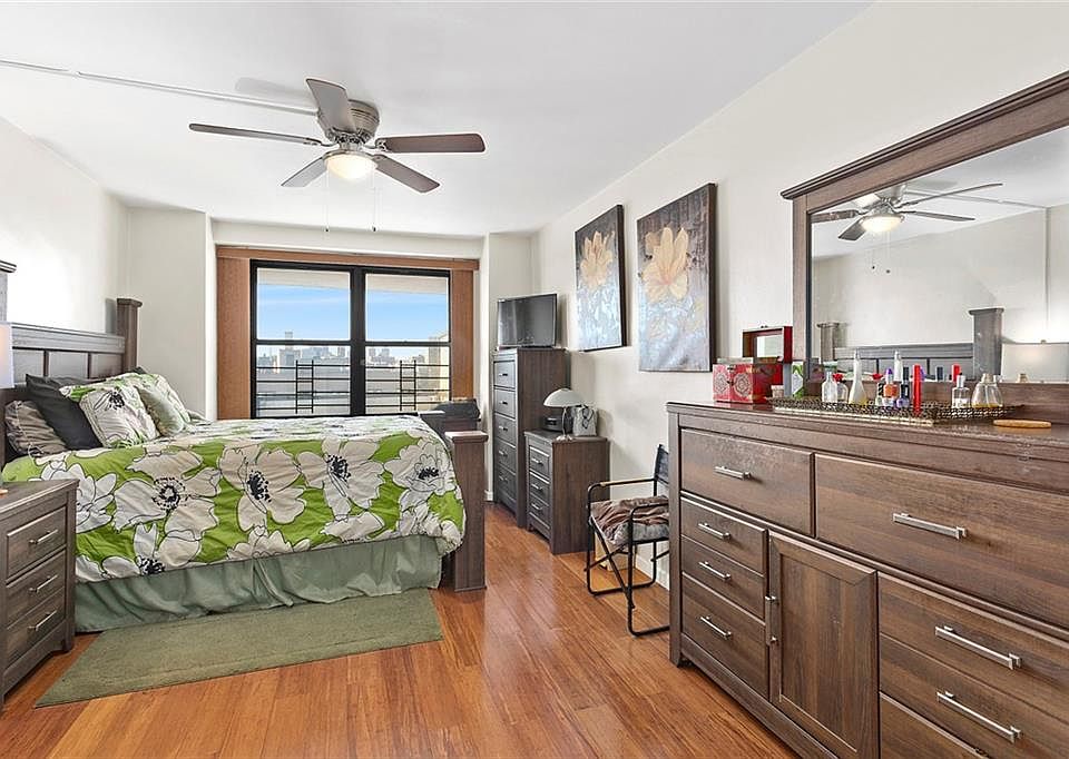 2nd image of 1020 Grand #8R