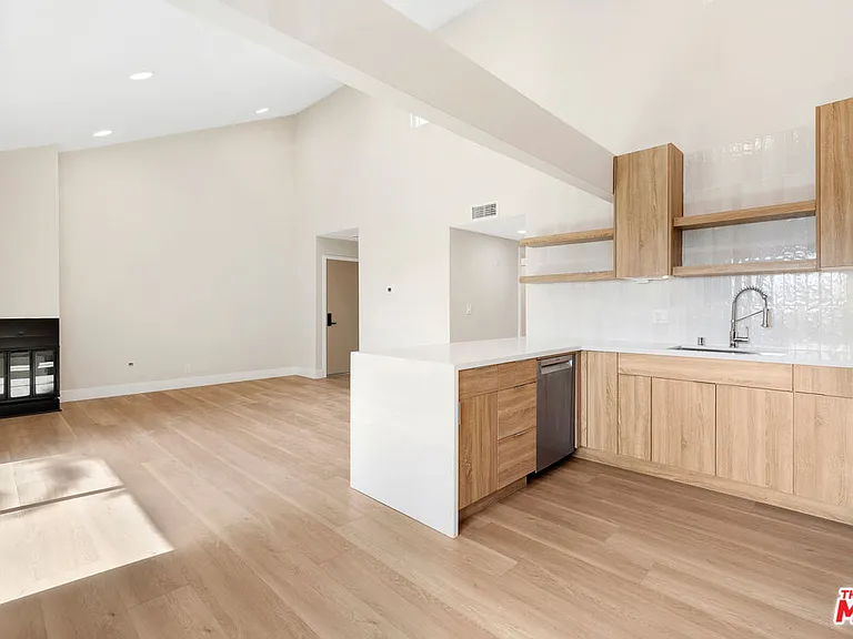 3750 Glendon Ave #18 — Photo 5