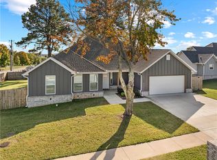 817 Spurgeon Ln, Prairie Grove, AR 72753