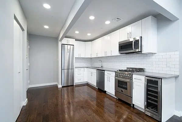 Rented by REAL New York | media 1