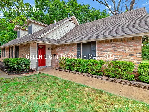 4th image of 1700 Foster Dr