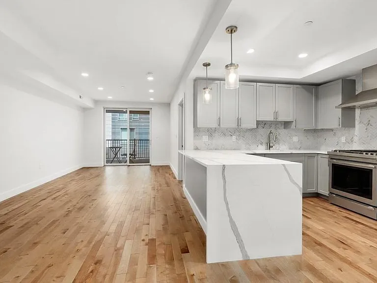 50 Hichborn St #310 — Photo 4