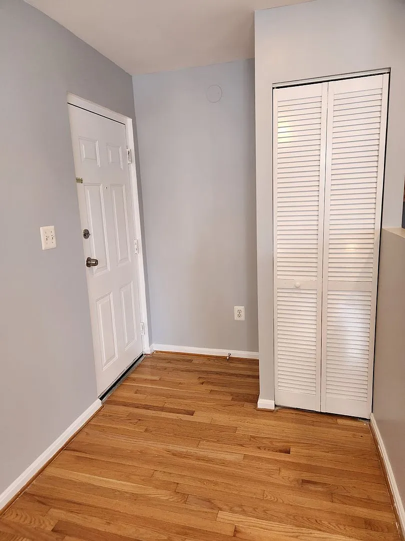 Sunny Deanwood 1 Bedroom — Photo 3