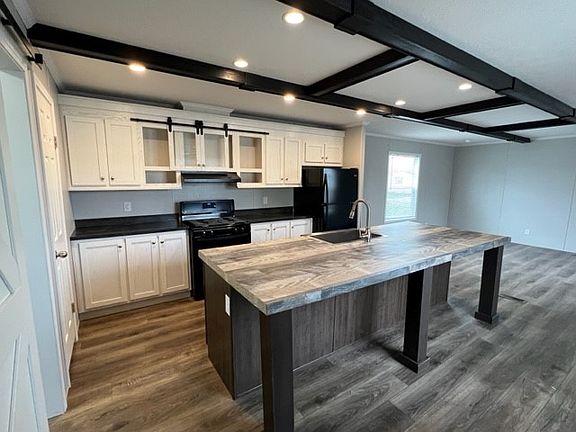 4th image of 28734 Beechwood Ave #111