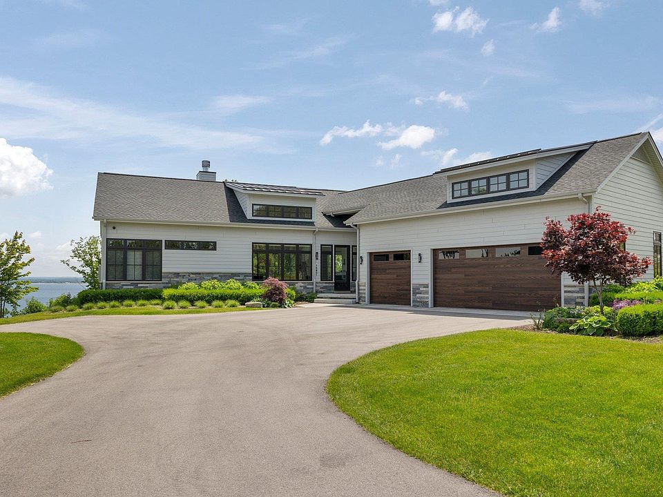 1st image of 15931 Waters Edge Dr