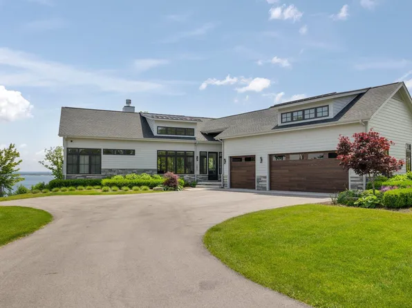 15931 Waters Edge Dr, Traverse City, MI 49686