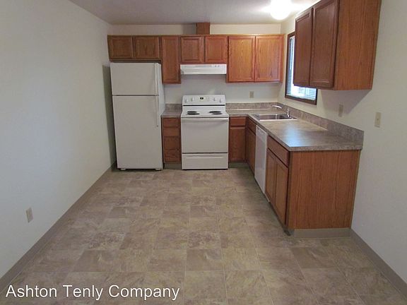 5th image of 904 NE 21st Ave