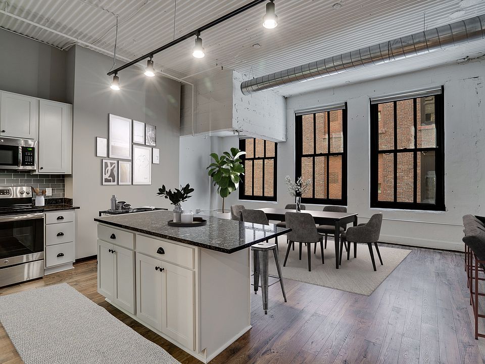 Irvine - 1 Bed / 1 Bath - 1,030 Sq.Ft.