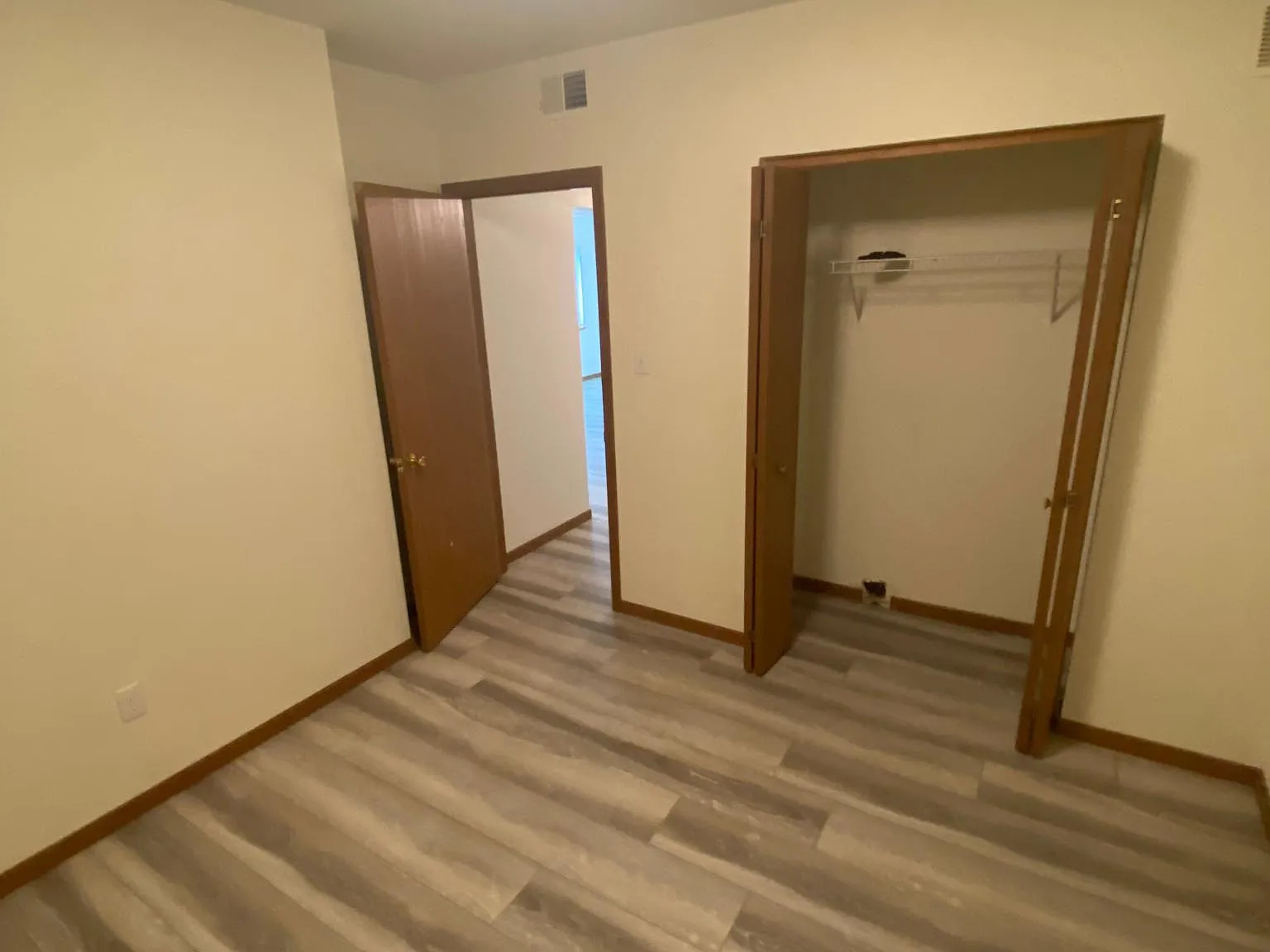 1 bed, 700 sqft, $975 — Photo 2
