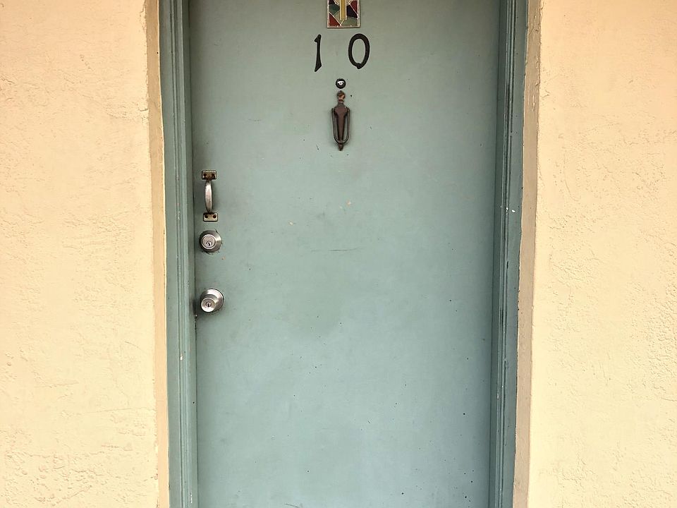 2nd image of 275 NW 72nd Ave APT 10