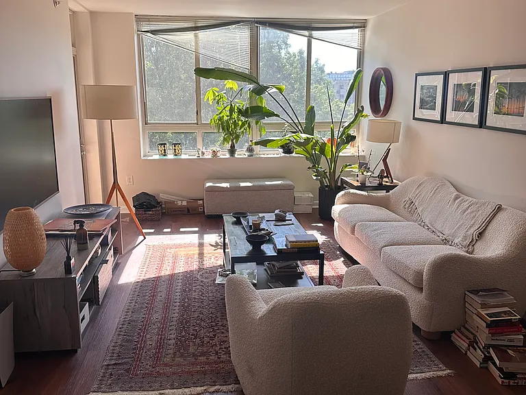 350 G St SW #N621 — Photo 2