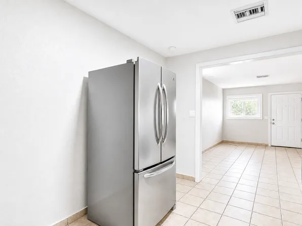 5206 W Ocotillo Rd APT A, Glendale, AZ 85301