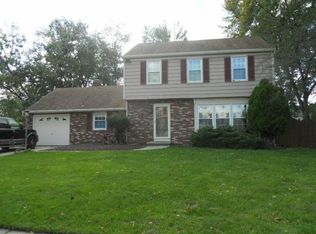 277 Tenby Chase Dr, Delran, NJ 08075