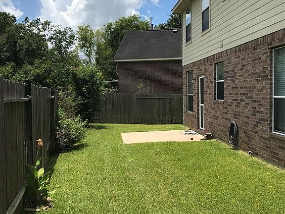 4th image of 607 Ashley Cove Ct