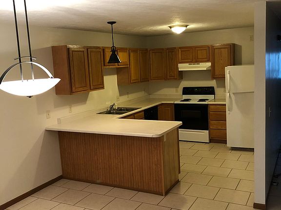 2nd image of 2702 Leslie Ln