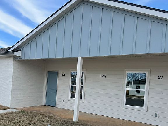 2nd image of 1784 Riverview Dr #E2