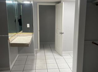 3700 NW 62nd Ave APT 203, Miami, FL 33166