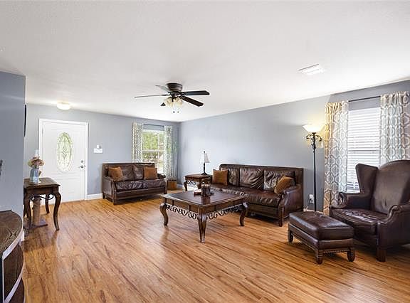 2nd image of 1609 Jewel Ln