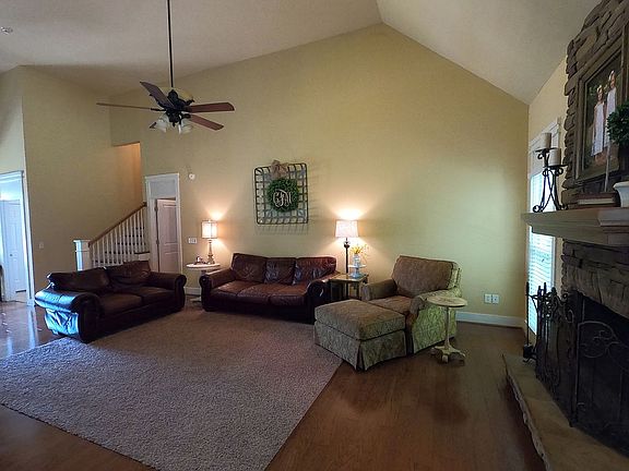 5th image of 44 Lee Road 2185