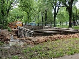 1726 SW Central Park Ave, Topeka, KS 66604