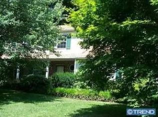 2 Surrey Ln, Downingtown, PA 19335