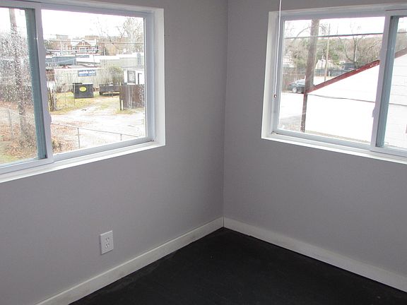 3rd image of 7044 Etzel Ave