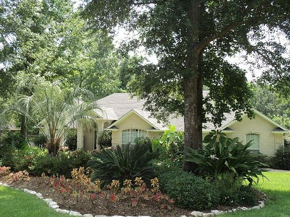 2nd image of 17986 Forest Glen Cir