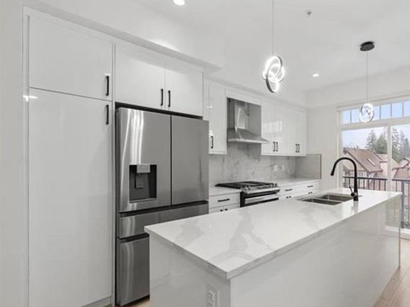 4th image of 23108 Lougheed Hwy #5