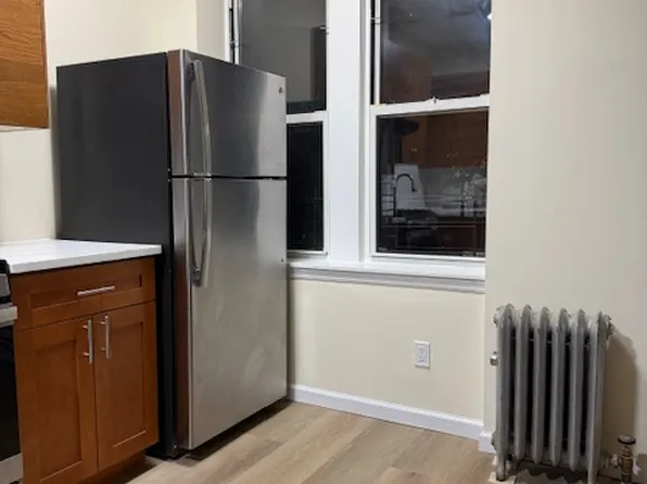 569 Vermont Street image 14 of 19