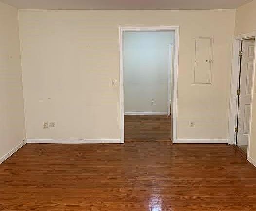 3rd image of 14 Harmon St Floor 1