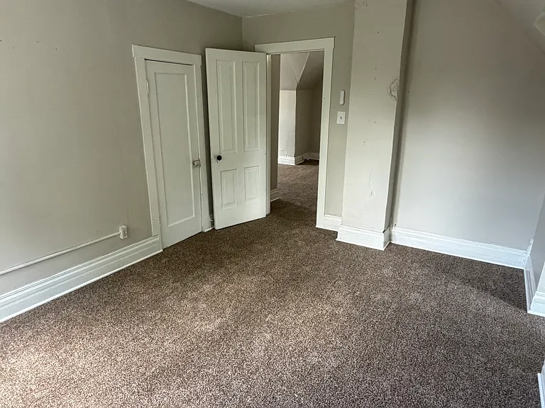 410 E Buchanan St — Photo 8